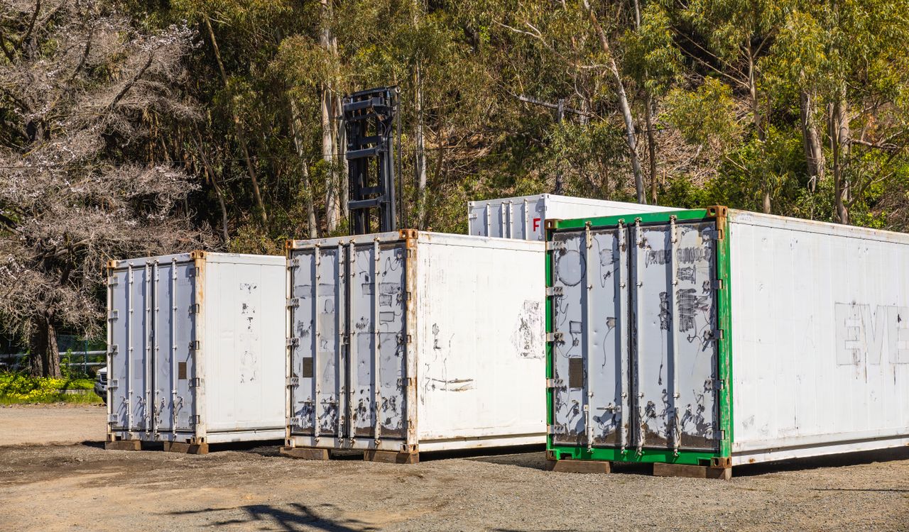 Refrigerated containers
