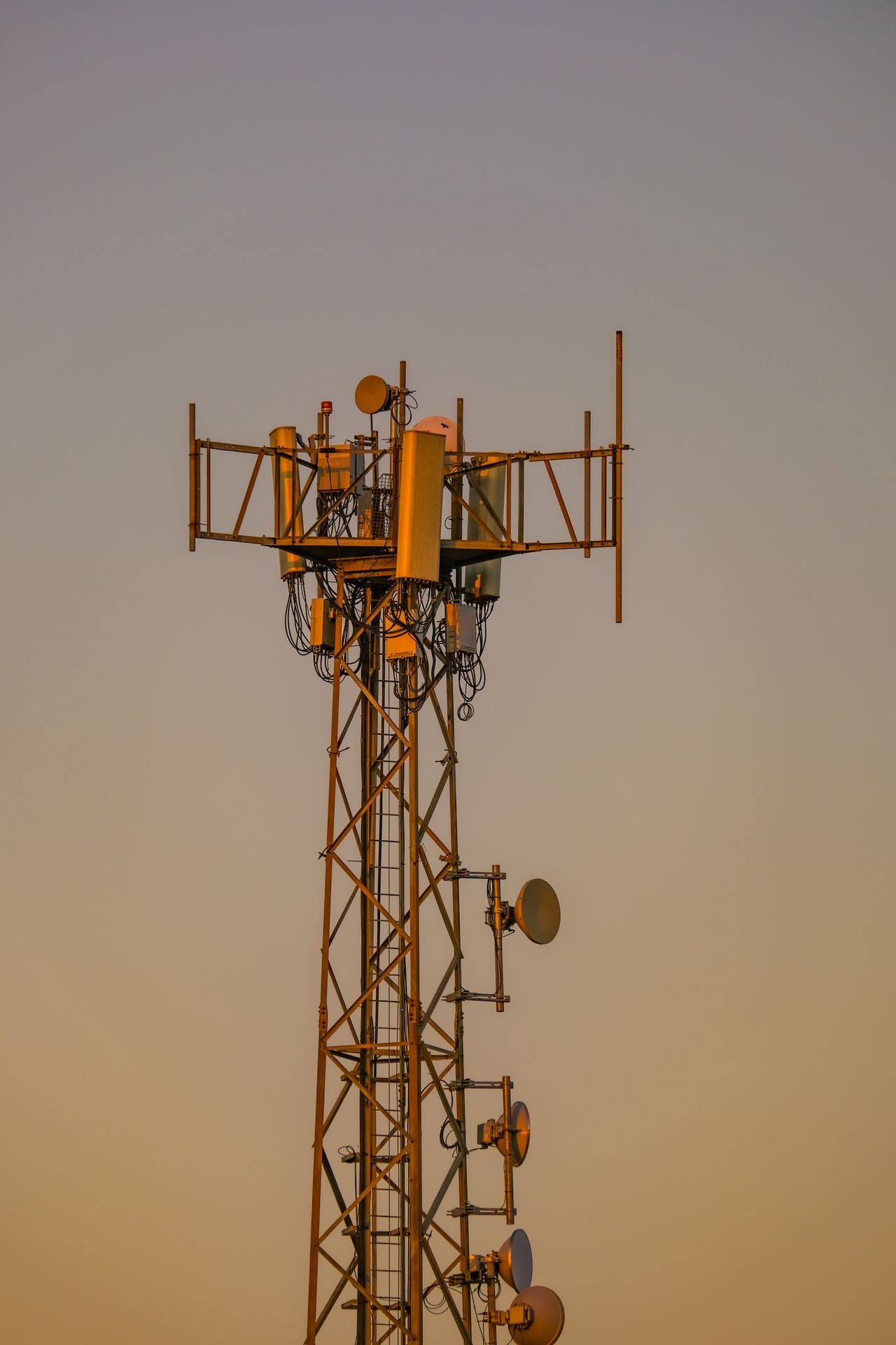 Telecommunication tower